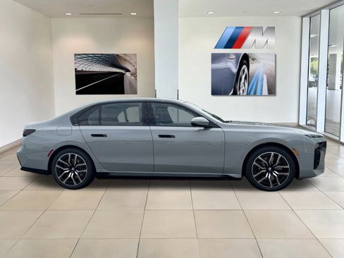 New 2026 BMW 750e xDrive image 6