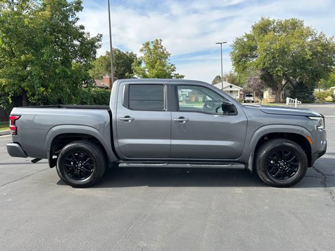 Used 2023 Nissan Frontier SV w/ Midnight Edition Package image 6
