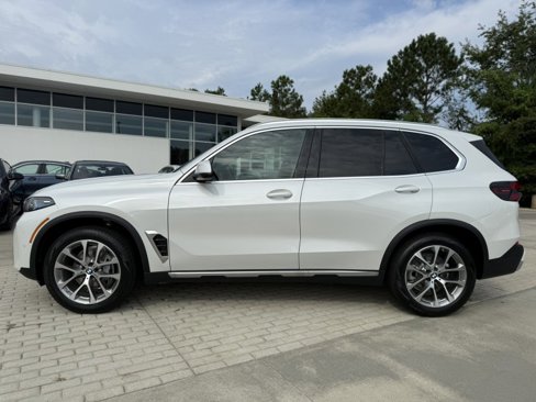 New 2026 BMW X5 sDrive40i image 3