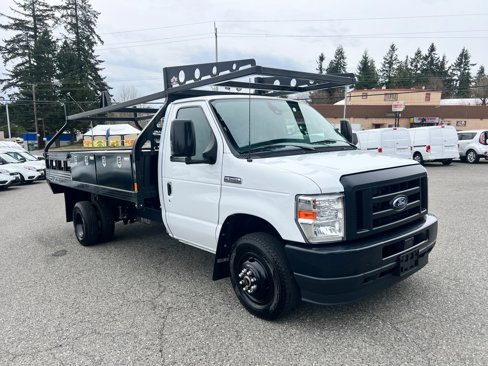 Used 2022 Ford E-450 and Econoline 450 Super Duty image 3