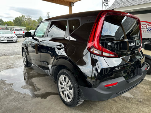 Used 2022 Kia Soul LX image 6