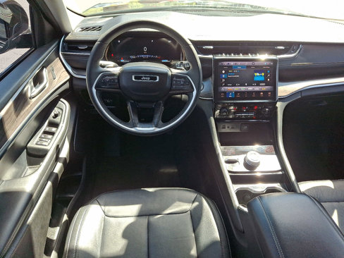 Used 2023 Jeep Grand Cherokee L Limited w/ Black Appearance Package image 11