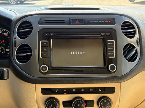 Used 2015 Volkswagen Tiguan SE image 18