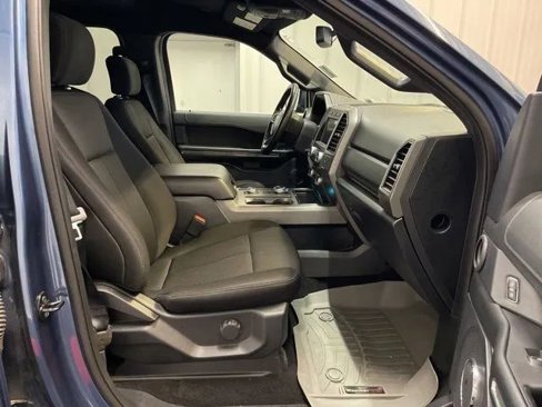 Used 2019 Ford Expedition XLT image 16