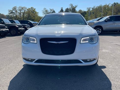 Used 2018 Chrysler 300 Limited w/ Safetytec Plus Group image 8