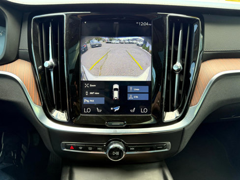 Used 2020 Volvo V60 T5 Cross Country image 40