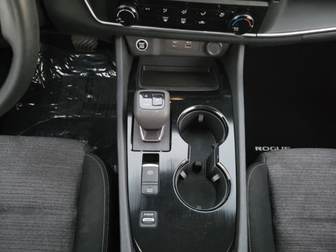 Used 2021 Nissan Rogue S image 25