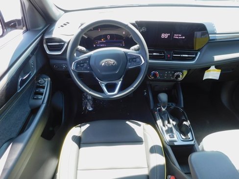 Used 2025 Chevrolet TrailBlazer ACTIV w/ Driver Confidence Package image 15