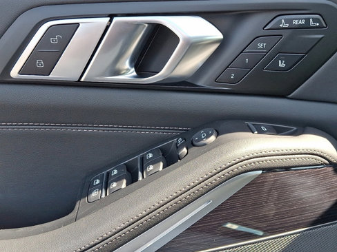 New 2026 BMW X7 xDrive40i w/ M Sport Package image 8