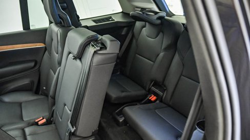 Certified 2025 Volvo XC90 B6 Plus image 24