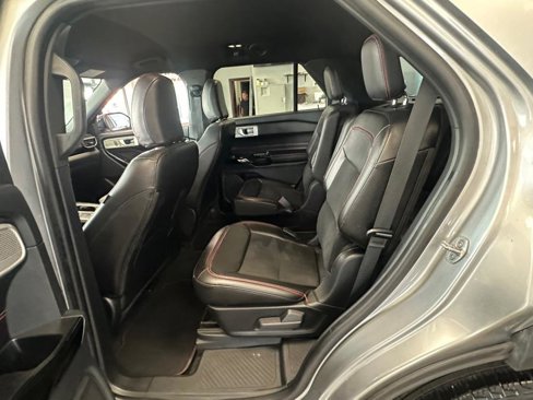 Used 2022 Ford Explorer ST-Line image 32