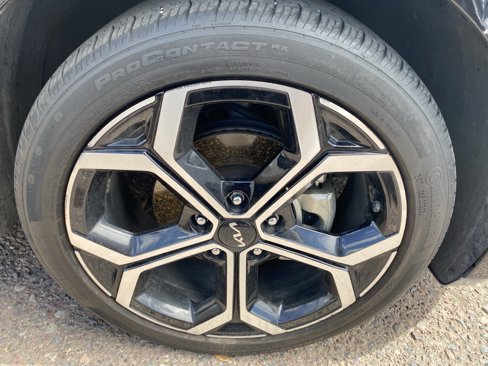 Certified 2023 Kia Niro EX Touring image 3