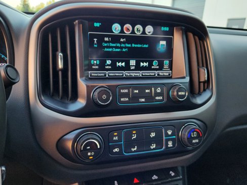 Used 2016 Chevrolet Colorado Z71 image 12