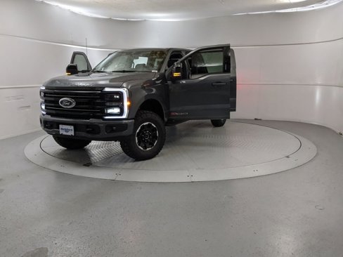 New 2026 Ford F250 Platinum w/ Tremor Off-Road Package image 12