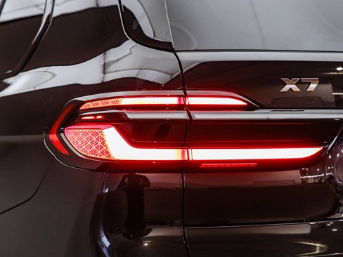 New 2026 BMW X7 M60i image 10