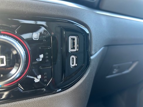New 2026 GMC Sierra 1500 SLT image 21