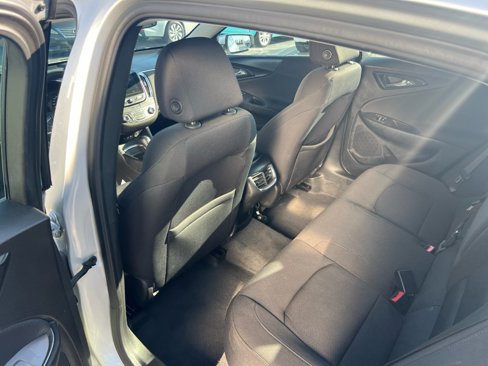 Used 2019 Chevrolet Malibu LT image 11