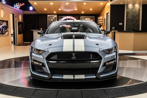 Used 2022 Ford Mustang Shelby GT500 w/ Carbon Fiber Track Pack image 7