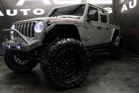 Used 2023 Jeep Gladiator Rubicon w/ Trailer Tow Package image 3