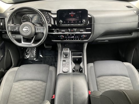 Used 2024 Nissan Pathfinder SV image 23