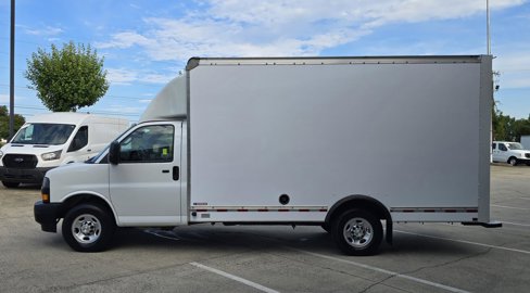 Used 2023 Chevrolet Express 3500 w/ Power Convenience Package image 7
