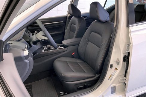 Certified 2024 Nissan Altima 2.5 SR w/ SR Premium Package image 9