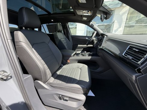New 2025 Volkswagen Atlas Cross Sport SEL R-Line image 24