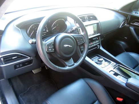 Used 2019 Jaguar F-PACE Premium image 7