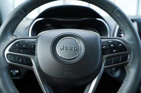 Used 2020 Jeep Cherokee Latitude Plus image 15