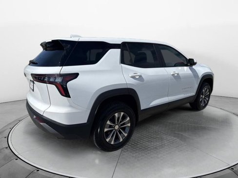 New 2026 Chevrolet Equinox LT w/ Convenience Package II image 2