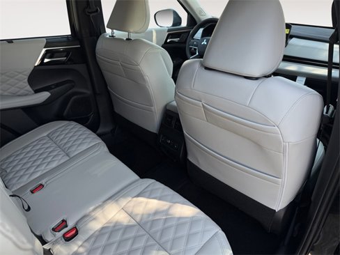 New 2025 Mitsubishi Outlander SEL image 28