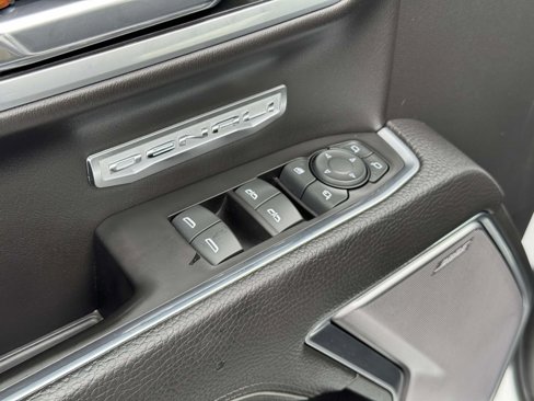 Used 2022 GMC Sierra 1500 Denali w/ Denali Reserve Package image 16