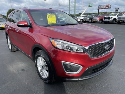 Used 2018 Kia Sorento LX image 2