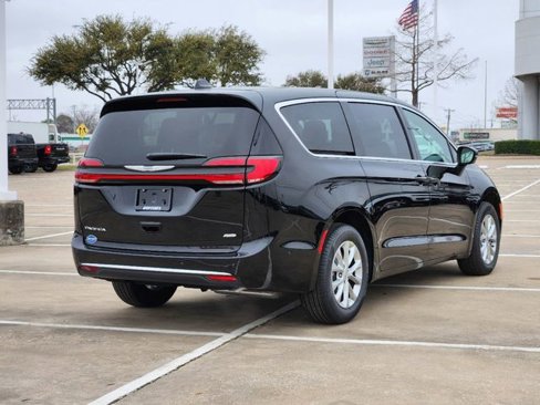 New 2025 Chrysler Pacifica Select image 4