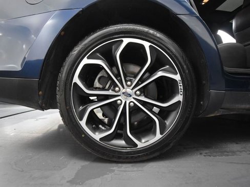 Used 2016 Ford Taurus SHO w/ Equipment Group 401A image 15