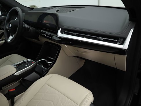 Used 2025 BMW X1 xDrive28i w/ Technology Package image 19