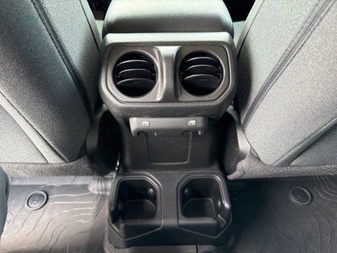 Used 2024 Jeep Wrangler Willys image 29