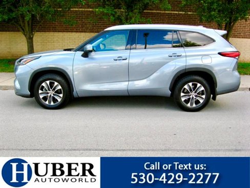 Used 2021 Toyota Highlander XLE image 2