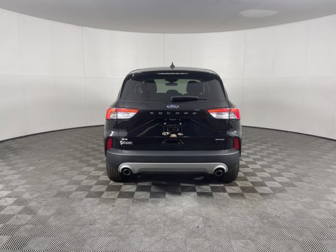 Used 2022 Ford Escape SE image 4