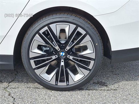 Used 2026 BMW 530i xDrive w/ Executive Package image 8