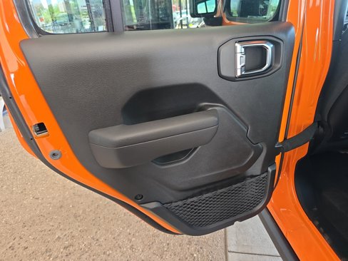 New 2025 Jeep Wrangler Unlimited Rubicon w/ Steel Bumper Group image 16