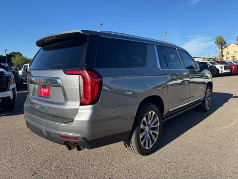 Used 2022 GMC Yukon XL Denali image 5