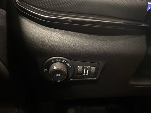 New 2026 Jeep Compass Limited image 16