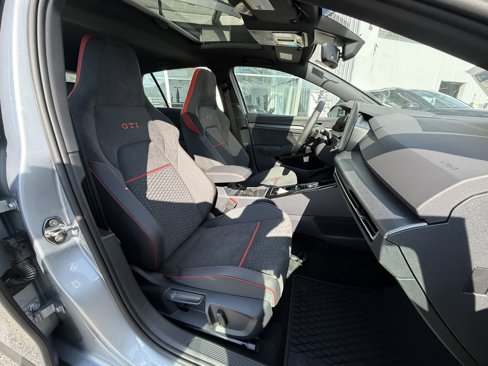 New 2025 Volkswagen GTI SE image 23