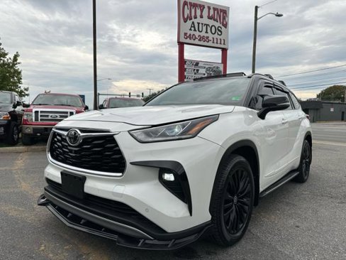 Used 2021 Toyota Highlander Platinum image 9