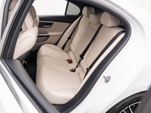Used 2024 Mercedes-Benz C 300 4MATIC Sedan image 16