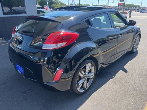 Used 2017 Hyundai Veloster Value Edition image 13