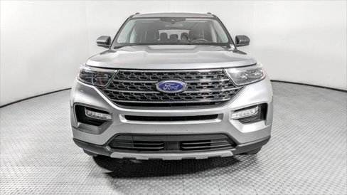 Used 2024 Ford Explorer XLT w/ Equipment Group 202A image 13