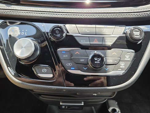 New 2026 Chrysler Pacifica Select image 10