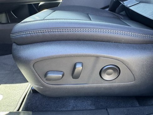 New 2026 Chevrolet Equinox EV LT image 14